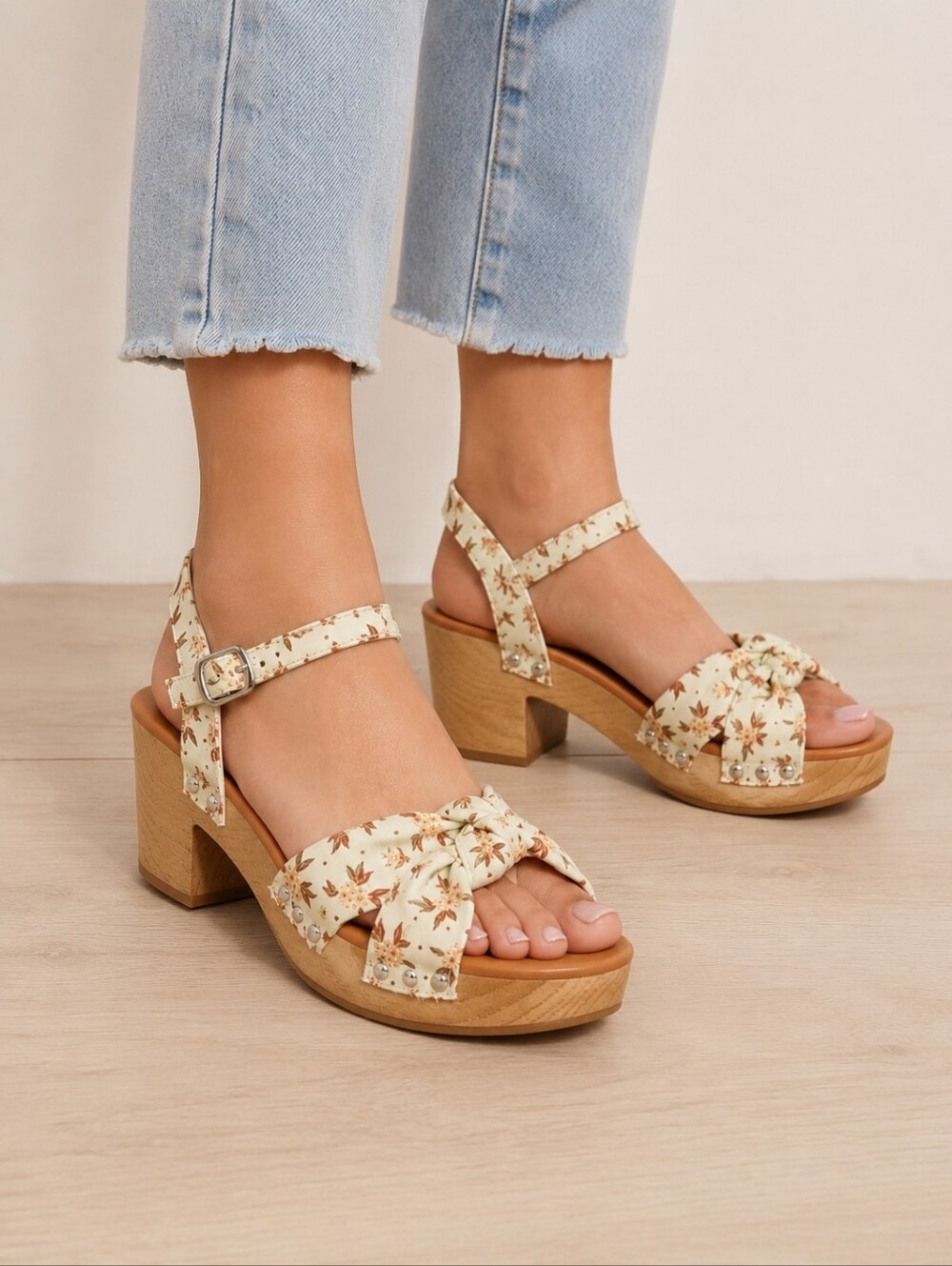 Universal Threads Eleanor Heels Size 7.5